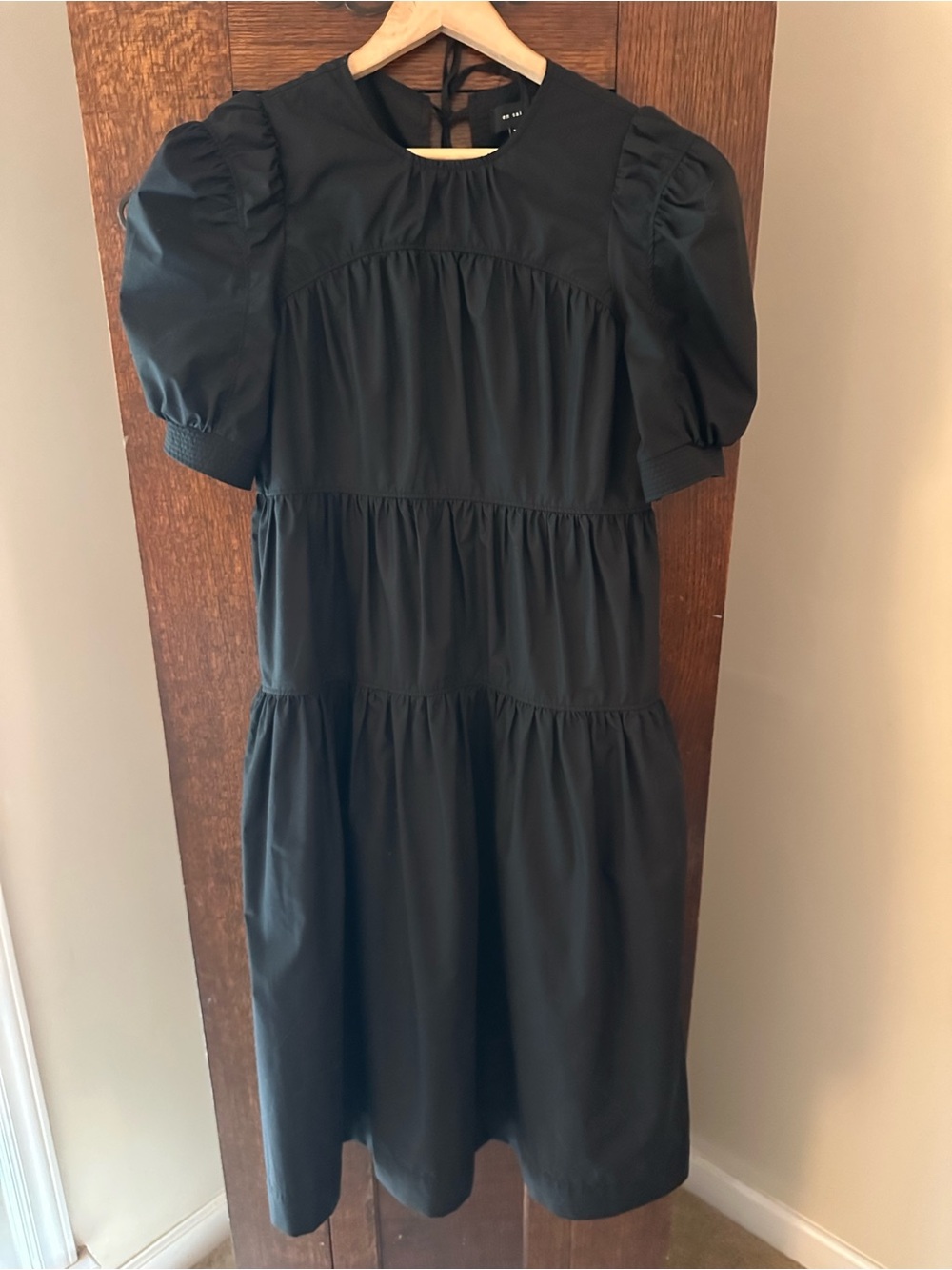En Saison Tiered Classic Black Puff-Sleeve Midi Dress Size XS Preppy Chic